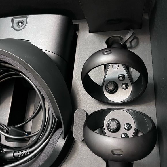 Oculus Rift S. New never been used - Picture 3 of 4